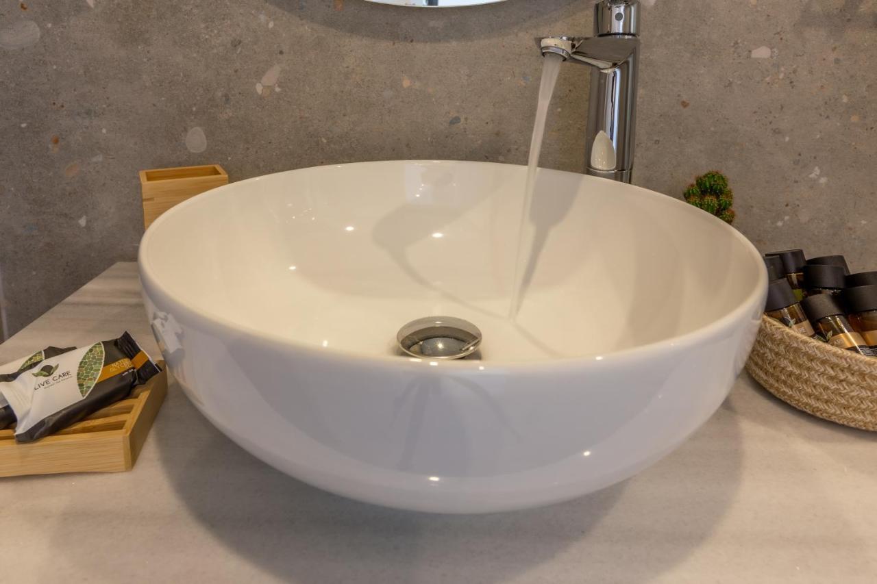 אתונה Mandevilia Suites מראה חיצוני תמונה